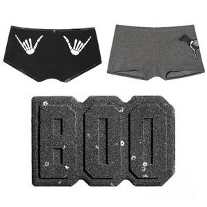 PINK Victoria's Secret Intimates & Sleepwear - 2 PINK Halloween Boyshort Panty & Bath Bomb Set PINK Victoria's Secret Intimates & Sleepwear - 2 PINK Halloween Boyshort Panty & Bath Bomb Set